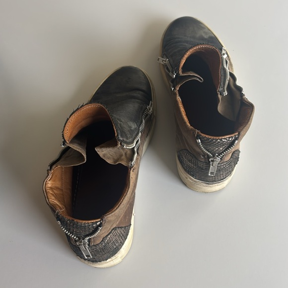 Women’s Italian leather zipper sneakers size 9 EU 39 bought in Italy - Picture 6 of 8